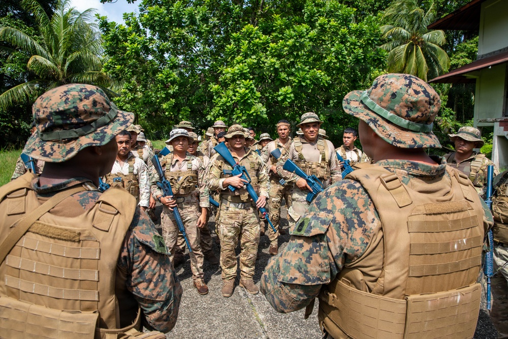 10th Marine Regiment conducts PEX with Panamanian partners
