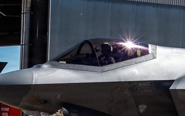 3rd MAW CG flies RAAF F-35A for Air Warfare Instructor Course