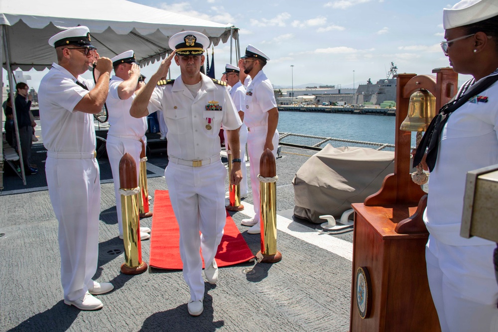USS Omaha (LCS 12) Holds Change of Command Ceremony