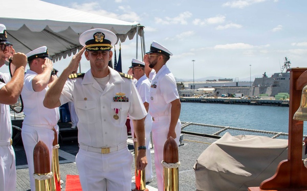 USS Omaha (LCS 12) Holds Change of Command Ceremony