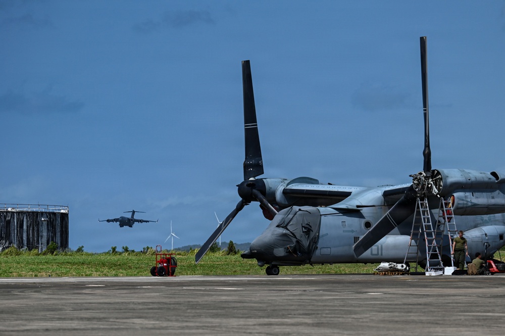 Joint Base Charleston C-17 lands in Puerto Rico in support of Venezuela