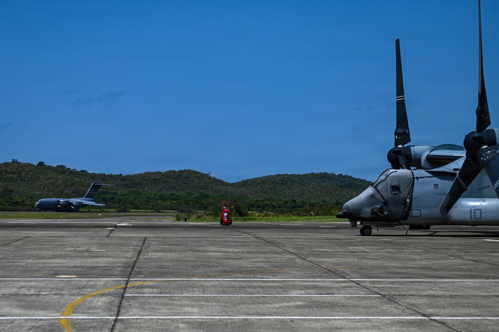 Joint Base Charleston C-17 lands in Puerto Rico in support of Venezuela