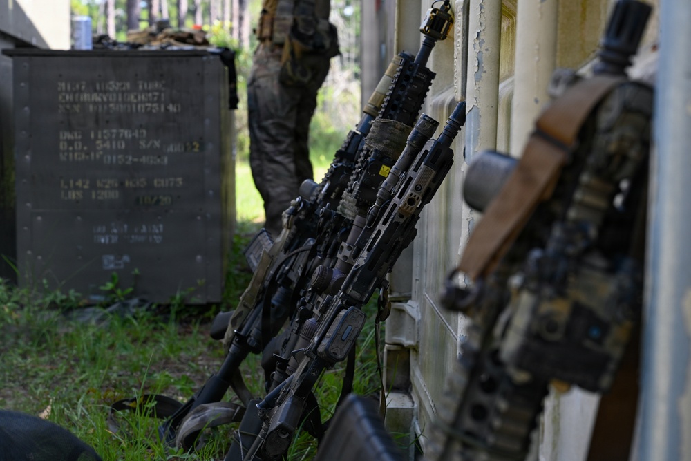U.S., Czech Republic SOF participate in EW Spiral