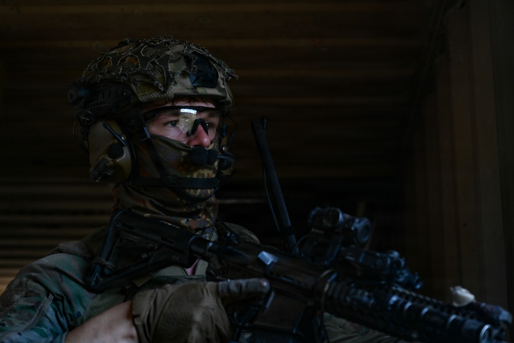 U.S., Czech Republic SOF participate in EW Spiral