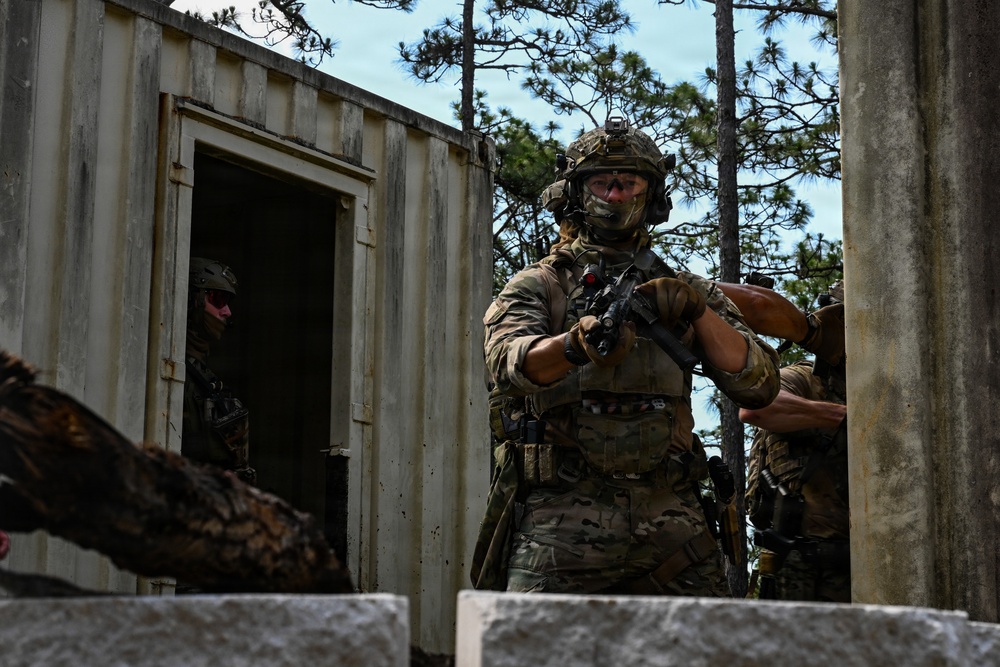 U.S., Czech Republic SOF participate in EW Spiral