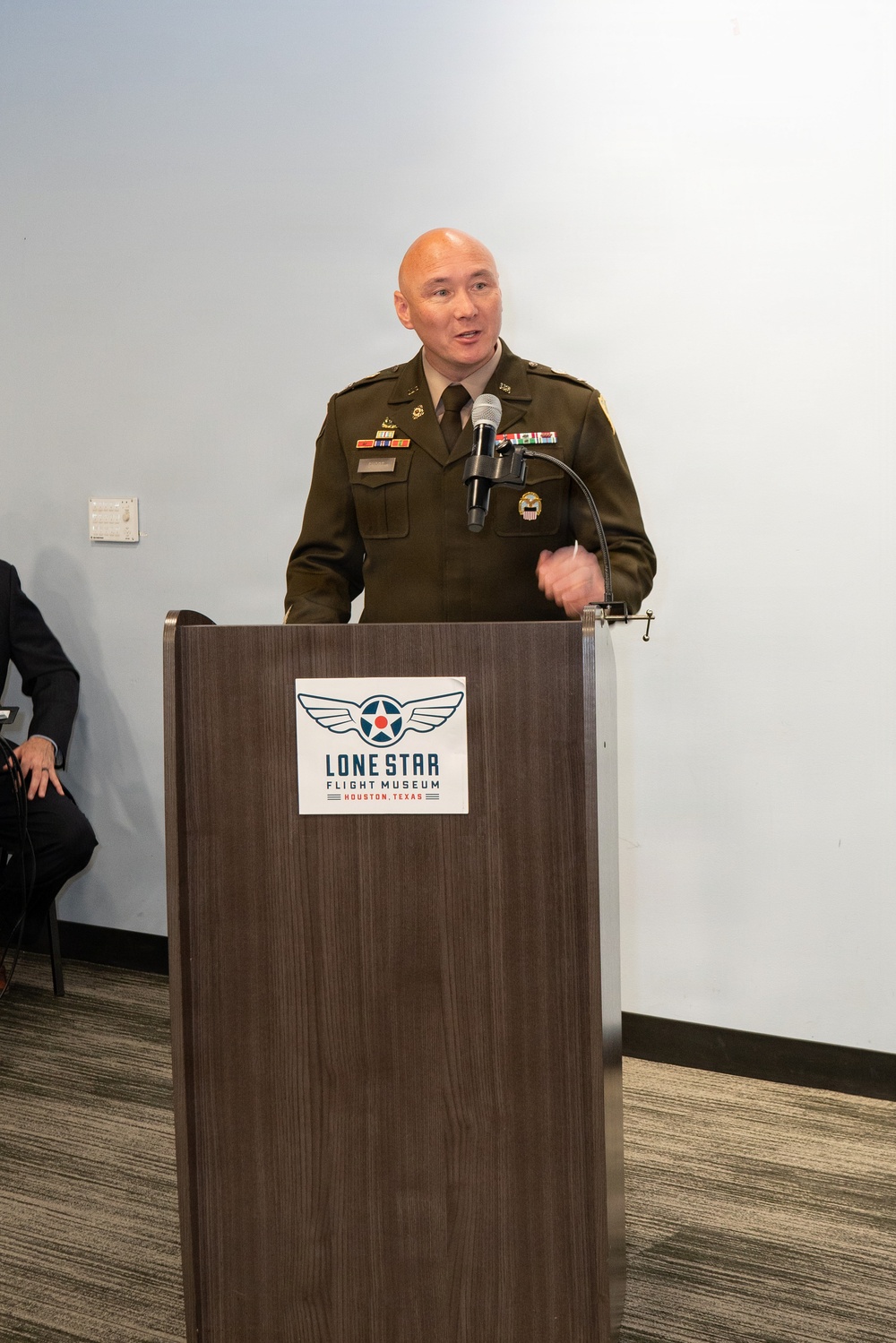 New commander speaks at change of command