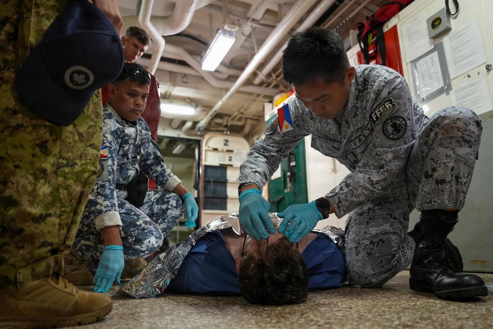 Philippine Maritime Forces conduct TCCC training aboard HMCS Ottawa during RIMPAC 2026