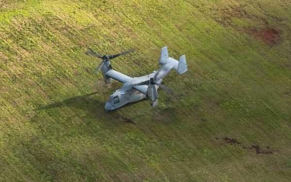 VMM-164 (Rein.), VMM-363 conduct joint air assault during RIMPAC