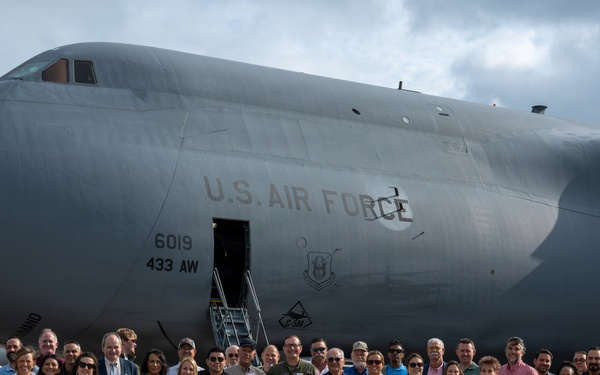 433rd Airlift Wing Connects with Community During C-5M Civic Leader Flight