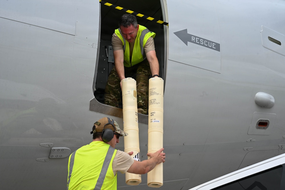 RNZAF ground crew conducts P-8A Poseidon maintenance during VALIANT SHIELD 2026
