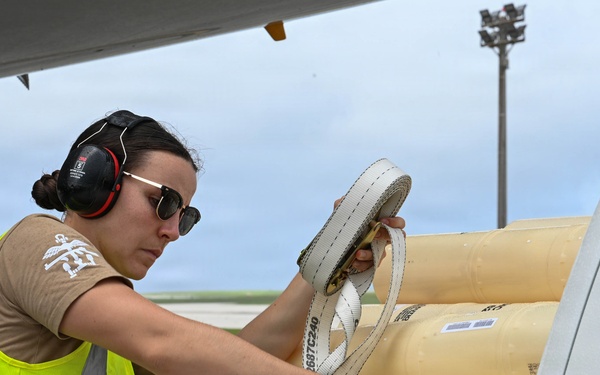 RNZAF ground crew conducts P-8A Poseidon maintenance during VALIANT SHIELD 2026