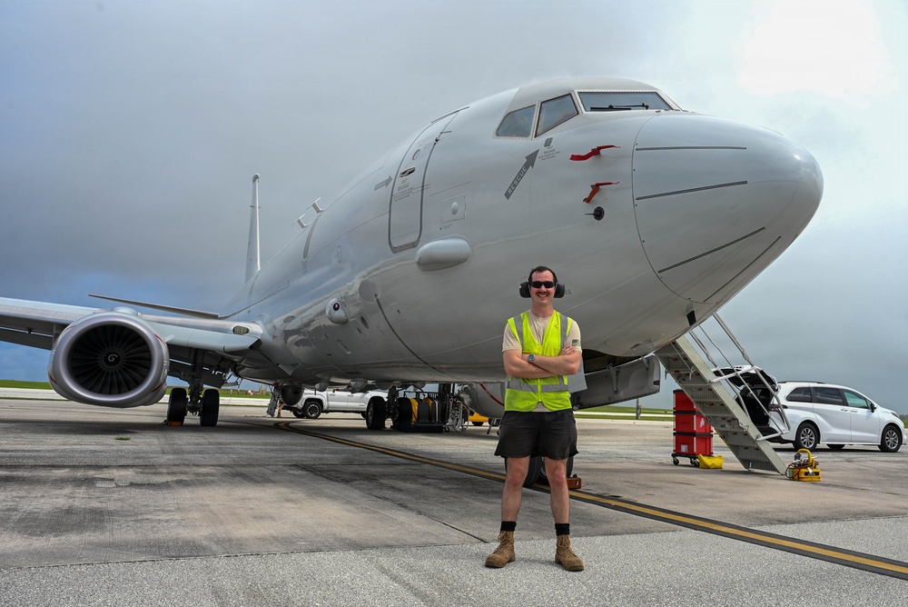 RNZAF ground crew conducts P-8A Poseidon maintenance during VALIANT SHIELD 2026