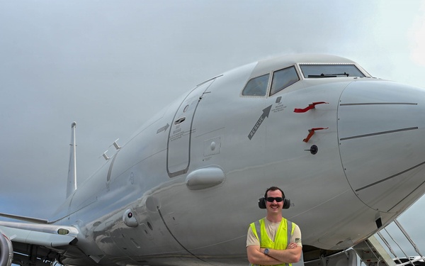 RNZAF ground crew conducts P-8A Poseidon maintenance during VALIANT SHIELD 2026