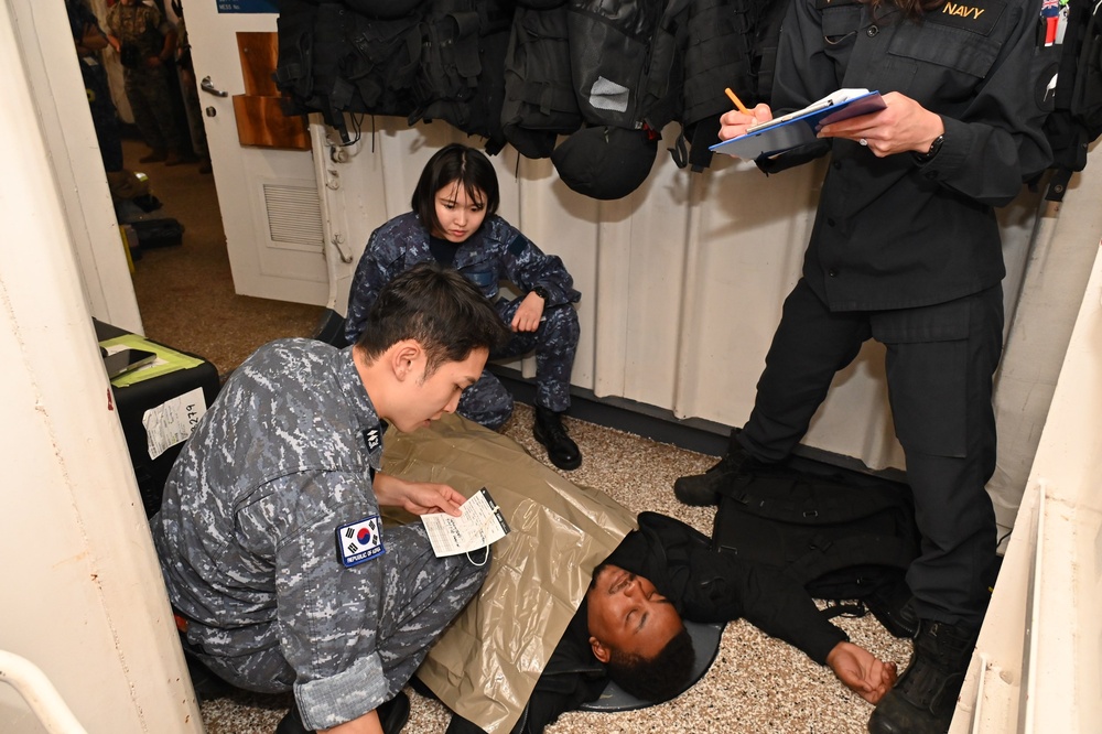 JMSDF Medical Personnel Conduct TCCC Training Aboard Canadian ship