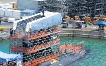 USS Illinois successfully undocks at Pearl Harbor Naval Shipyard