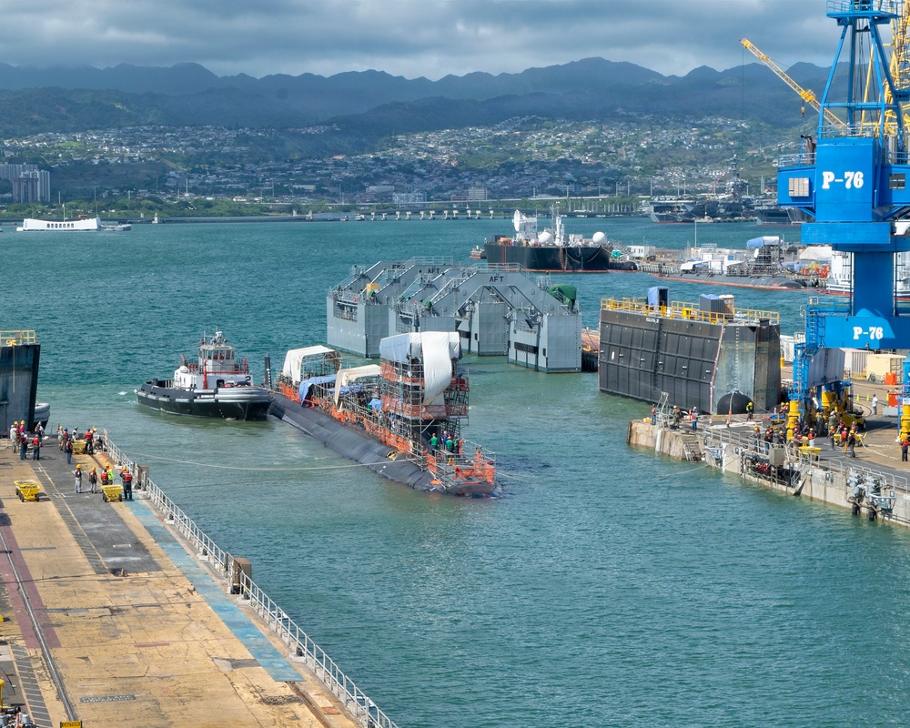 USS Illinois successfully undocks at Pearl Harbor Naval Shipyard