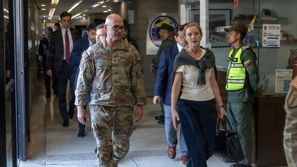 DoS visits Simon Bolivar International Airport