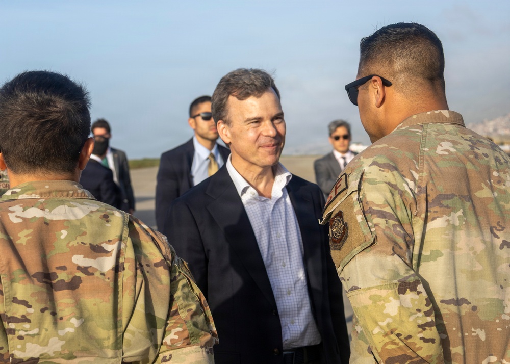 DoS visits Simon Bolivar International Airport