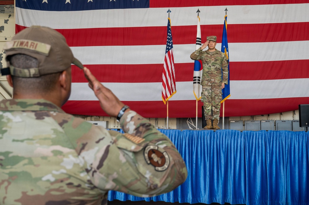 8 FSS welcomes new commander