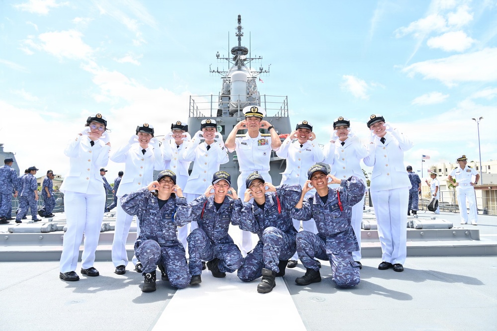 Chief of Staff, JMSDF Visits JS Kongo and Air Squadron 5  During RIMPAC 2026
