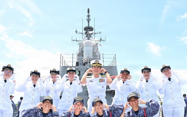 Chief of Staff, JMSDF Visits JS Kongo and Air Squadron 5  During RIMPAC 2026