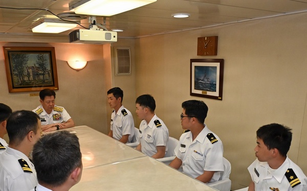 Chief of Staff, JMSDF visits JS Kongo and Air Squadron 5  during RIMPAC 2026