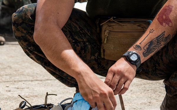 U.S., Philippine Marines train tactical combat casualty care during KAMANDAG 10