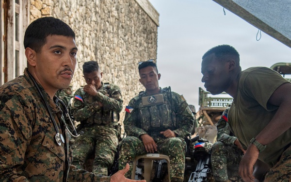 U.S., Philippine Marines train tactical combat casualty care during KAMANDAG 10