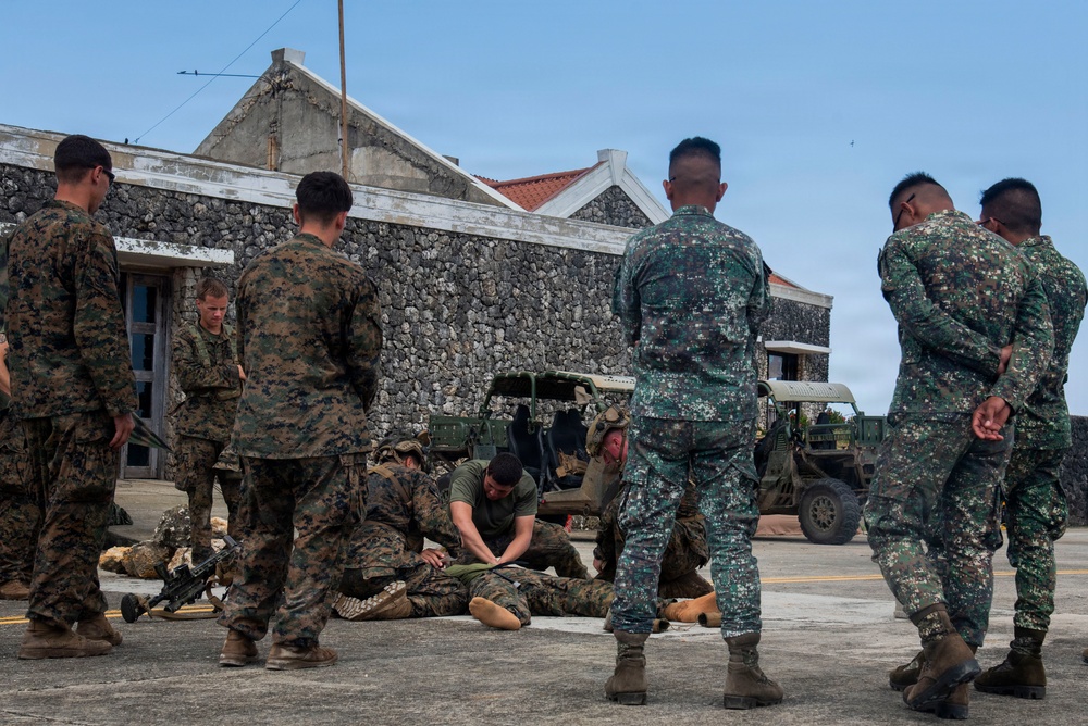 U.S., Philippine Marines train tactical combat casualty care during KAMANDAG 10
