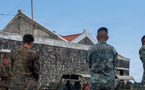 U.S., Philippine Marines train tactical combat casualty care during KAMANDAG 10