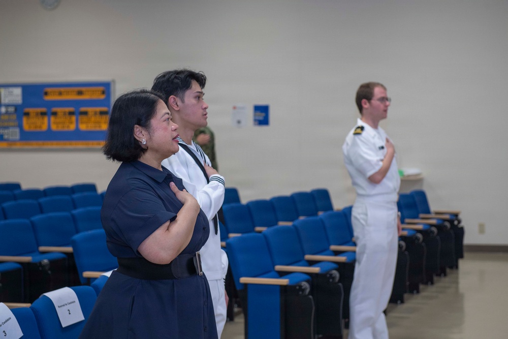 RLSO Westpac Hosts Naturalization Ceremony Aboard CFAY