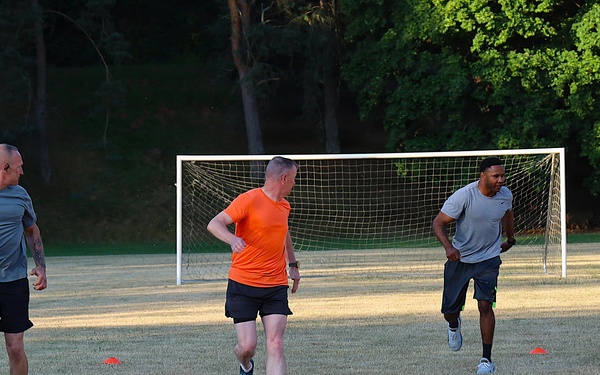 68th Theater Medical Command Soldiers do APEX PT