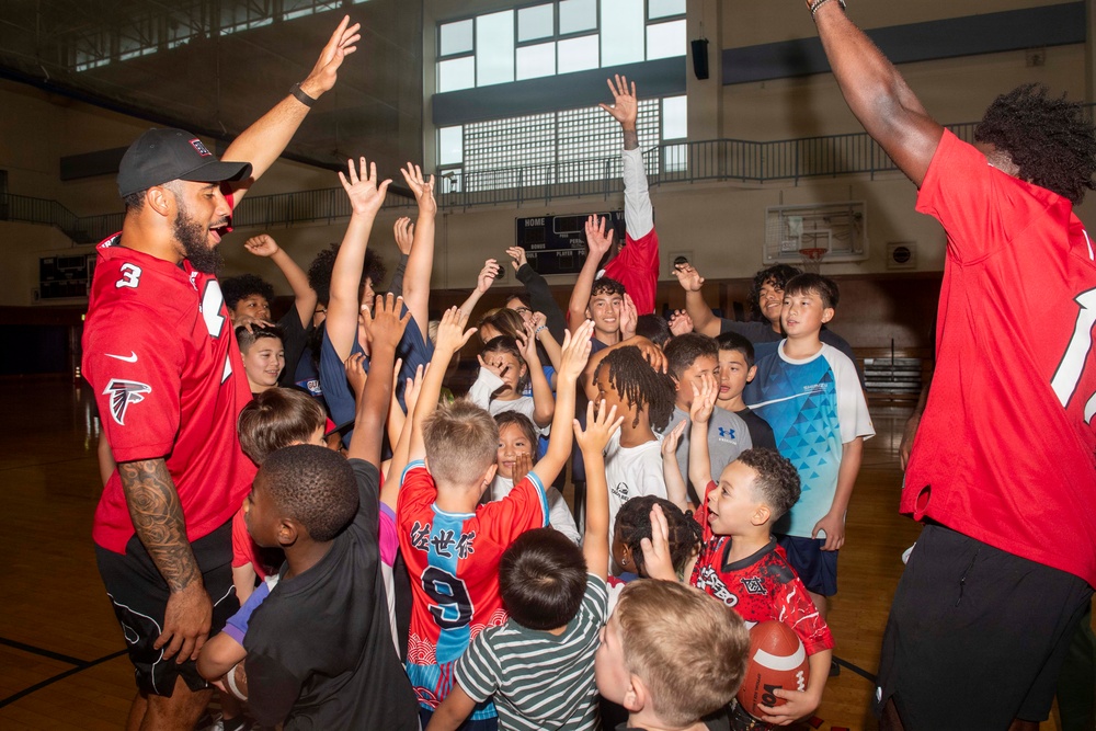 Atlanta Falcons NFL Players Visit CFAS