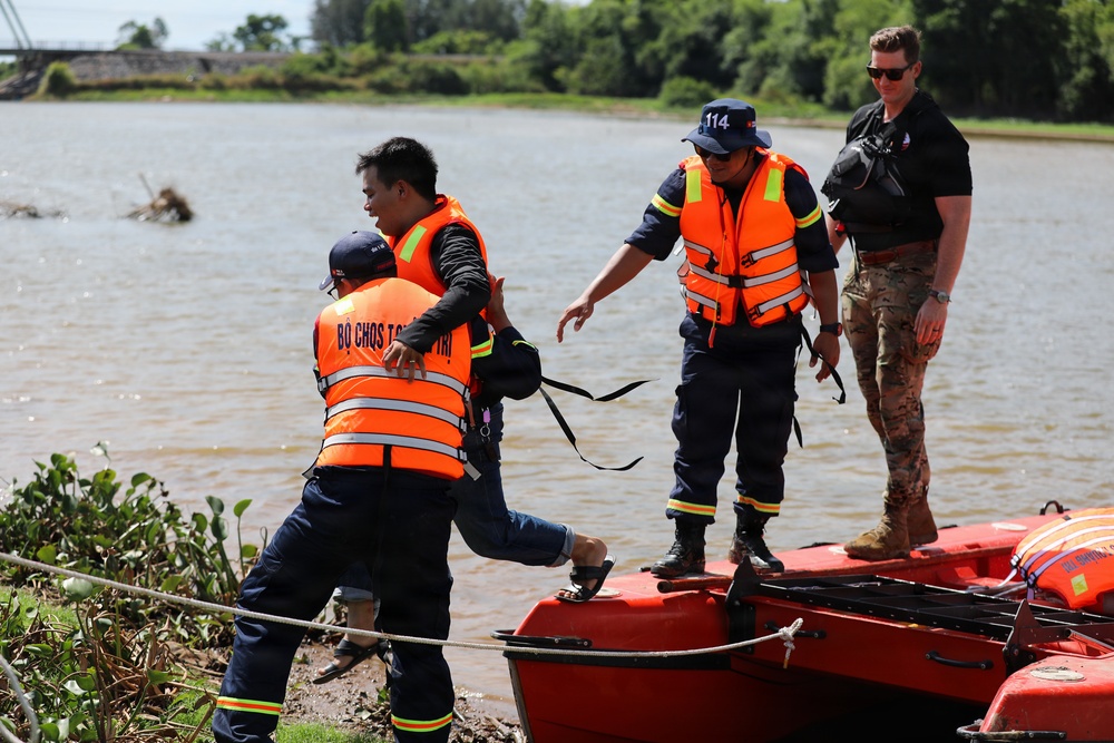 Pacific Friendship 2026: US, Vietnamese partners train with drones, support water rescue operations in Vietnam