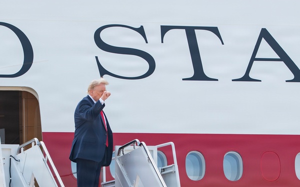 President Trump departs Andrews aboard new Air Force One