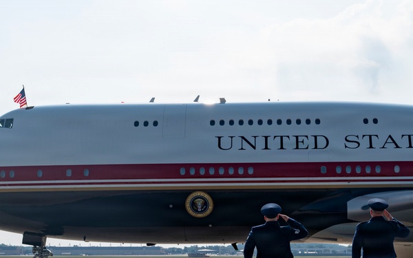 President Trump departs Andrews aboard new Air Force One