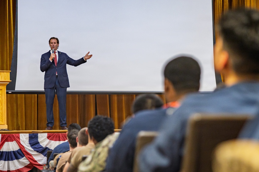 Mayor of Portsmouth Visits PNSY