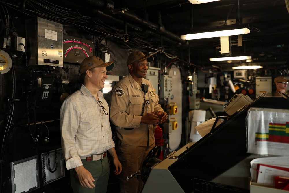 John M. Barrett, chargé d’affaires for the U.S. Embassy in Venezuela, tours the San Antonio-class amphibious transport dock ship USS Fort Lauderdale (LPD 28) in La Guaira, Venezuela, June 29, 2026.