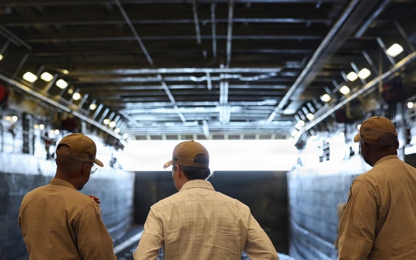 John M. Barrett, chargé d’affaires for the U.S. Embassy in Venezuela, tours the San Antonio-class amphibious transport dock ship USS Fort Lauderdale (LPD 28) in La Guaira, Venezuela, June 29, 2026.