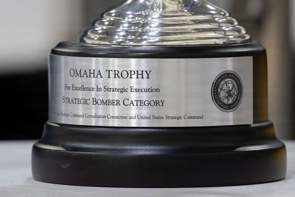 509th Bomb Wing presented with second consecutive Omaha Trophy