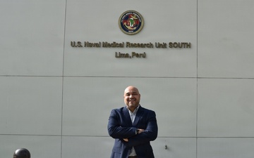 NAMRU SOUTH Information Professional Receives Navy Medicine Lifetime Achievement Award