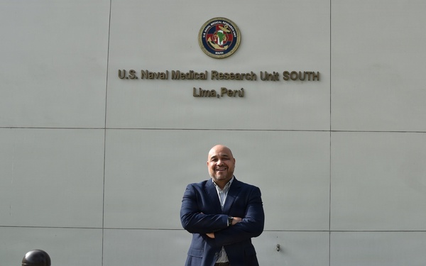 NAMRU SOUTH Information Professional Receives Navy Medicine Lifetime Achievement Award