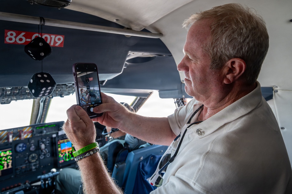 433rd Airlift Wing hosts an incentive flight for civic leaders