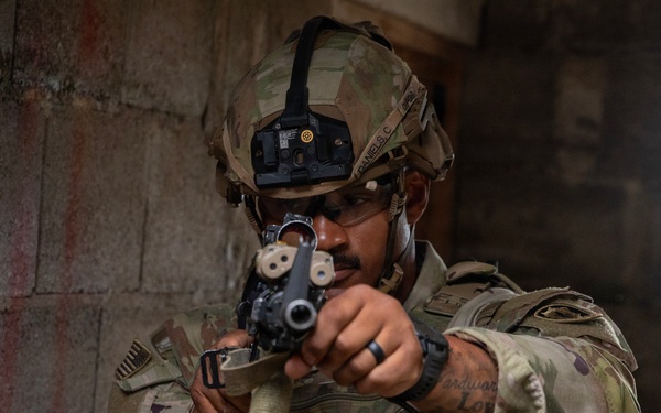 2CR close quarter battle training