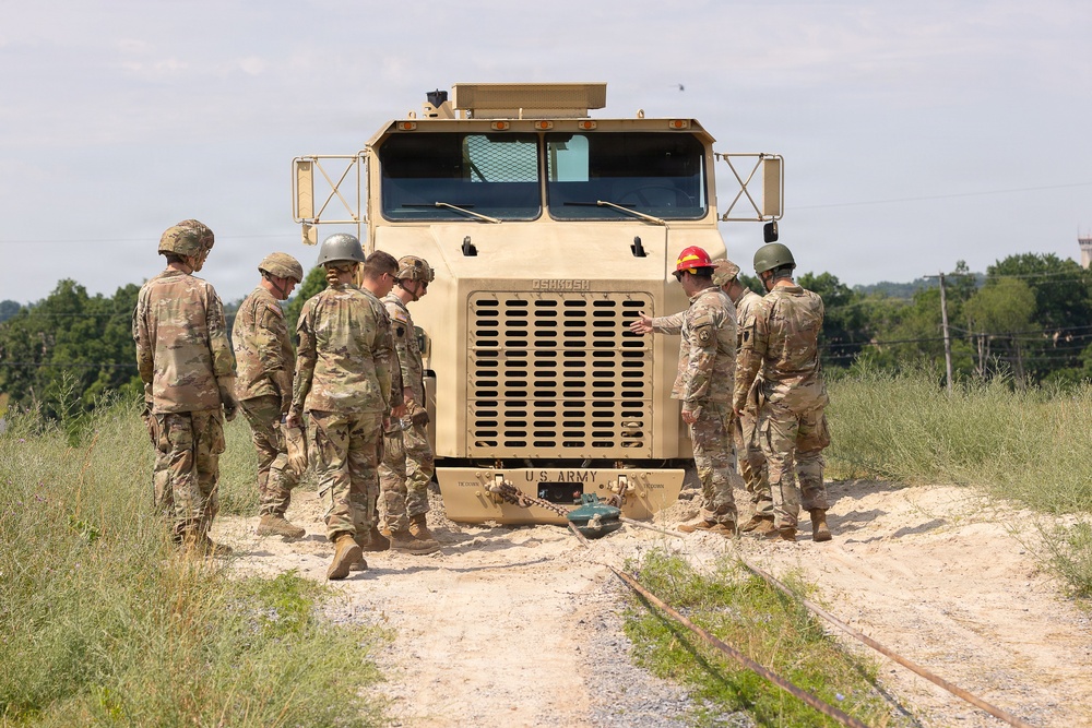 1-112th Infantry Soldiers conduct recovery operations in mire pits