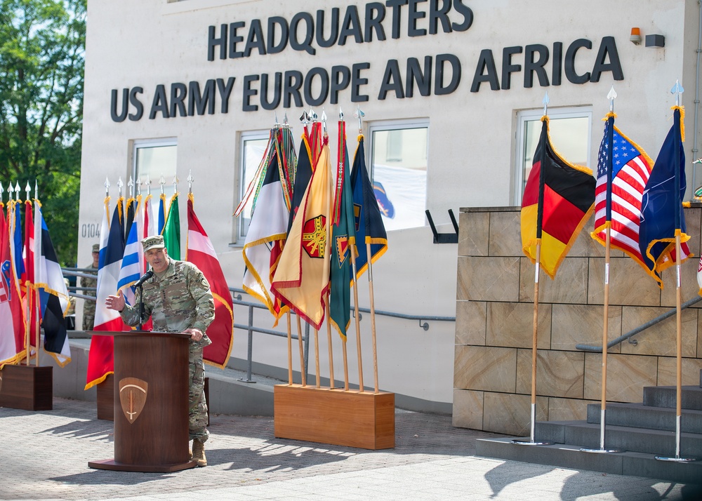 USAREUR-AF Commander Relinquishes Command
