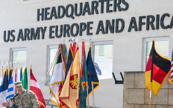 USAREUR-AF Commander Relinquishes Command