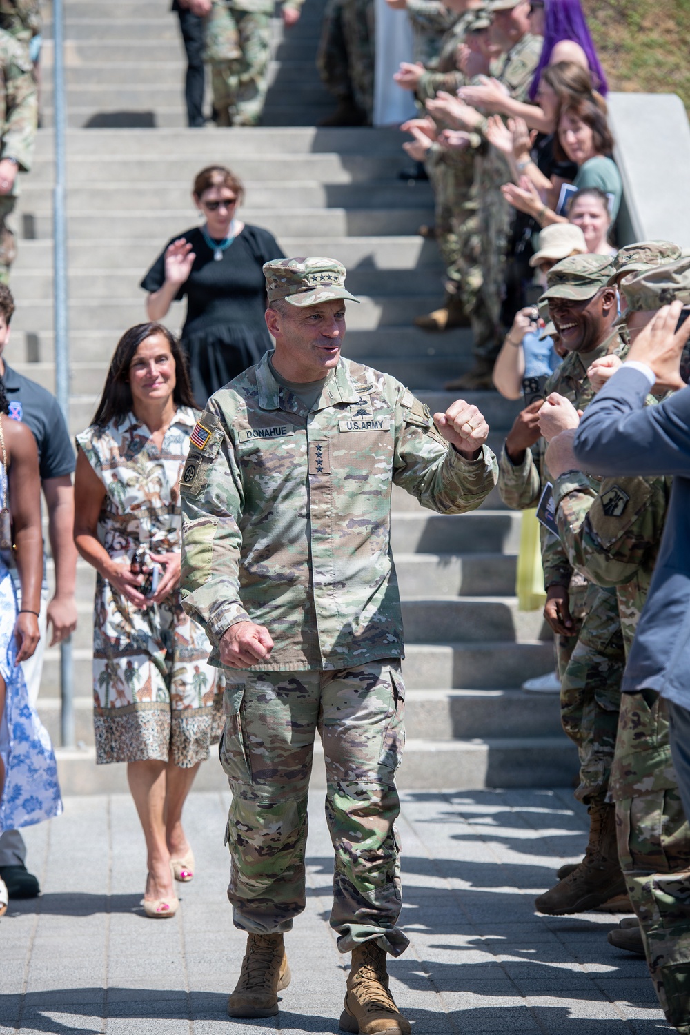 USAREUR-AF Commander Relinquishes Command