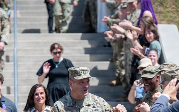 USAREUR-AF Commander Relinquishes Command