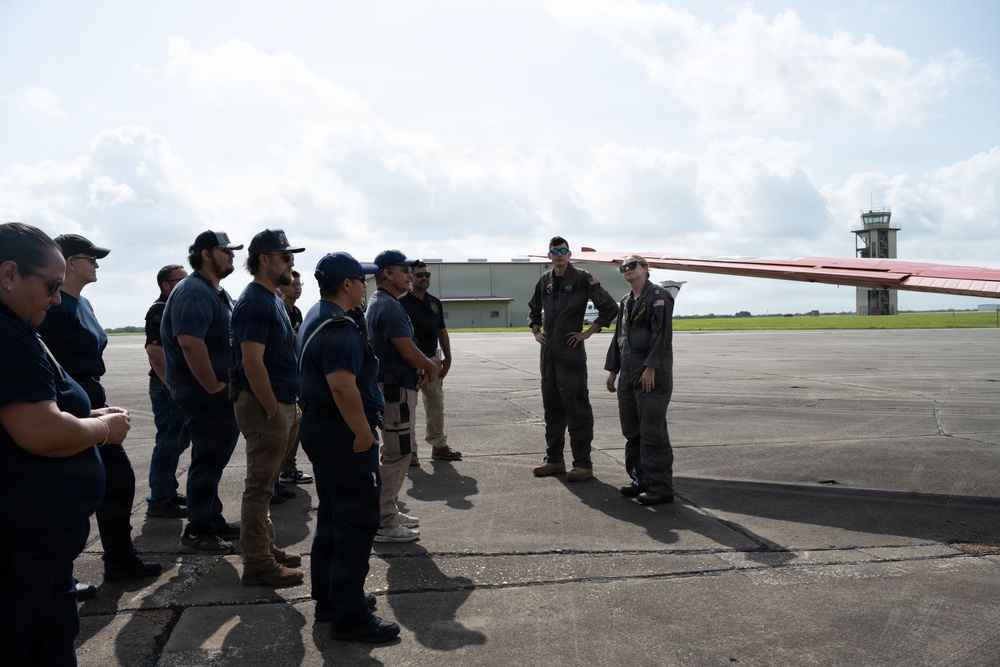 TW- 4 Participates in Simulated Aircraft Emergency with South Texas First Responders